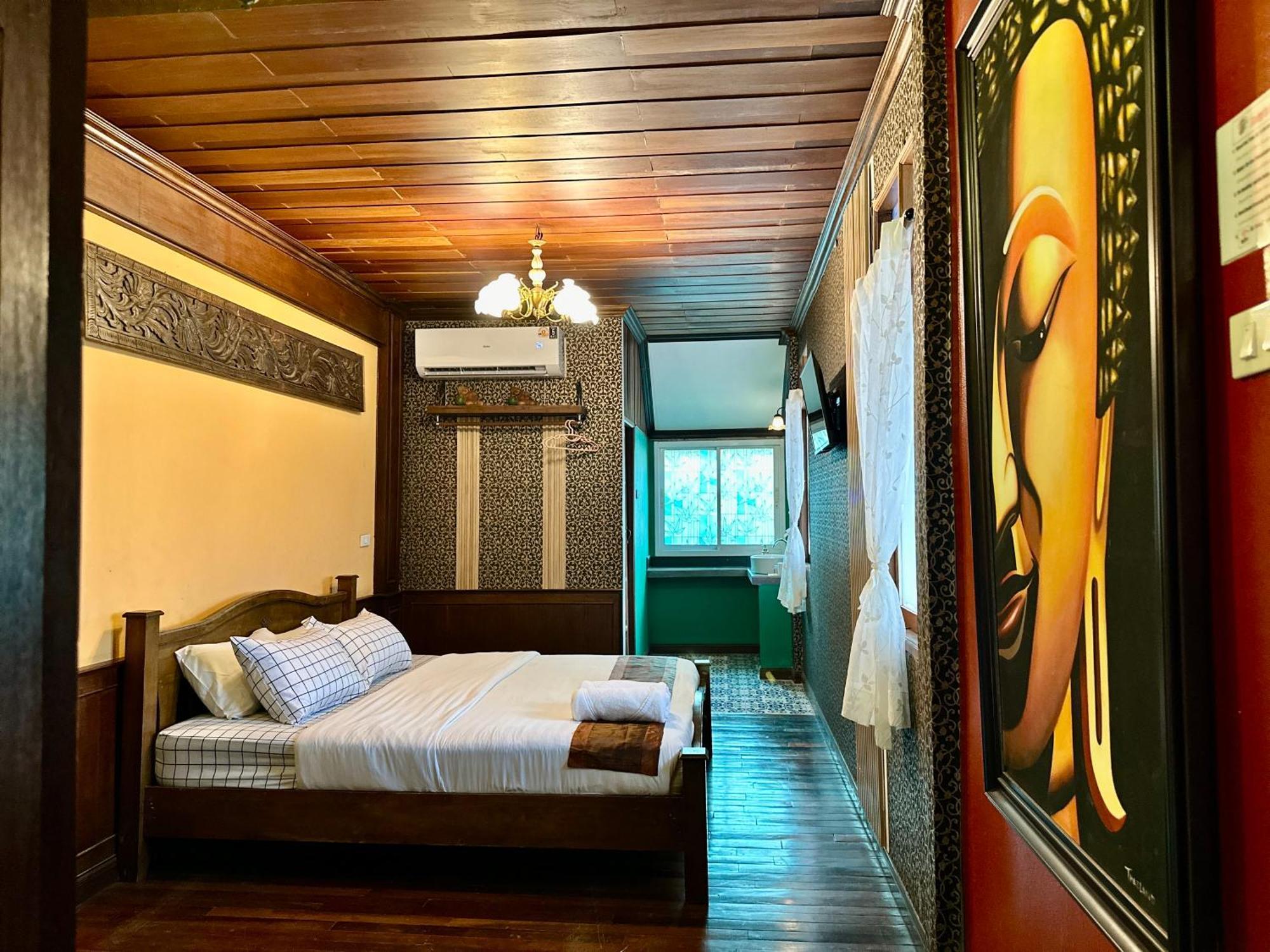 Tony'S Place Ayutthaya Exterior photo