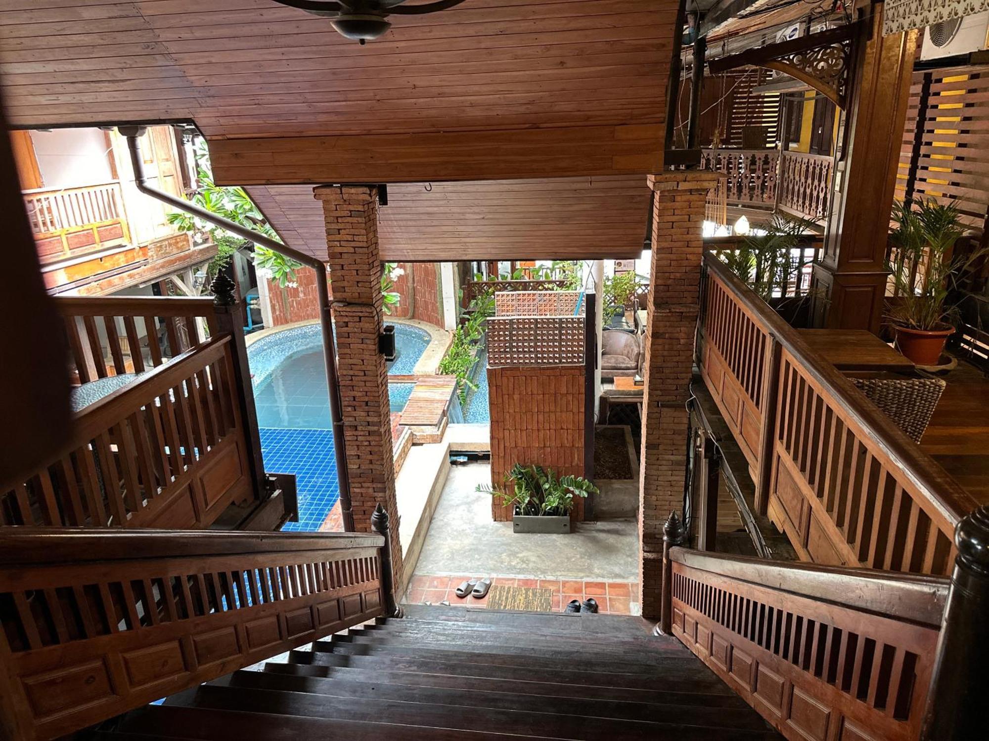 Tony'S Place Ayutthaya Exterior photo