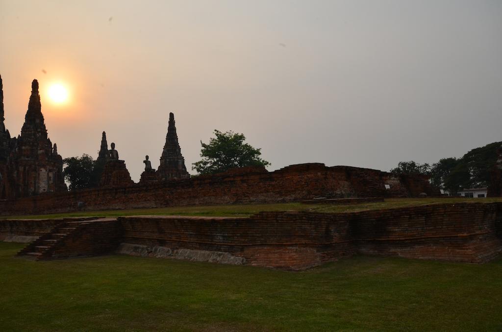Tony'S Place Ayutthaya Exterior photo
